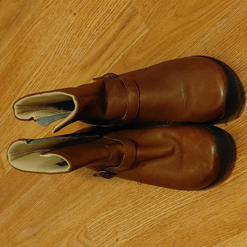 Keen Footwear, Smooth Leather Casual Ankle Booties Size 9